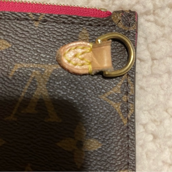 LV Signature wristlet - Picture 4 of 7
